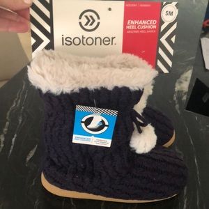 Isotoner Cable knit purple slippers Small